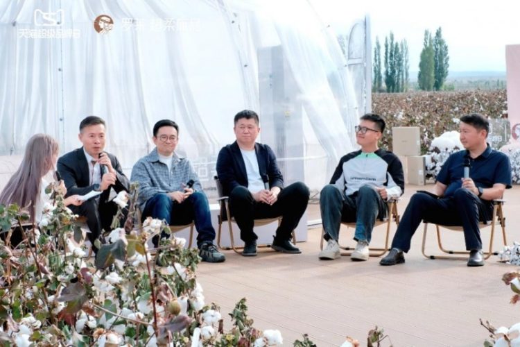 1758607994-76d93177ec3d5a5